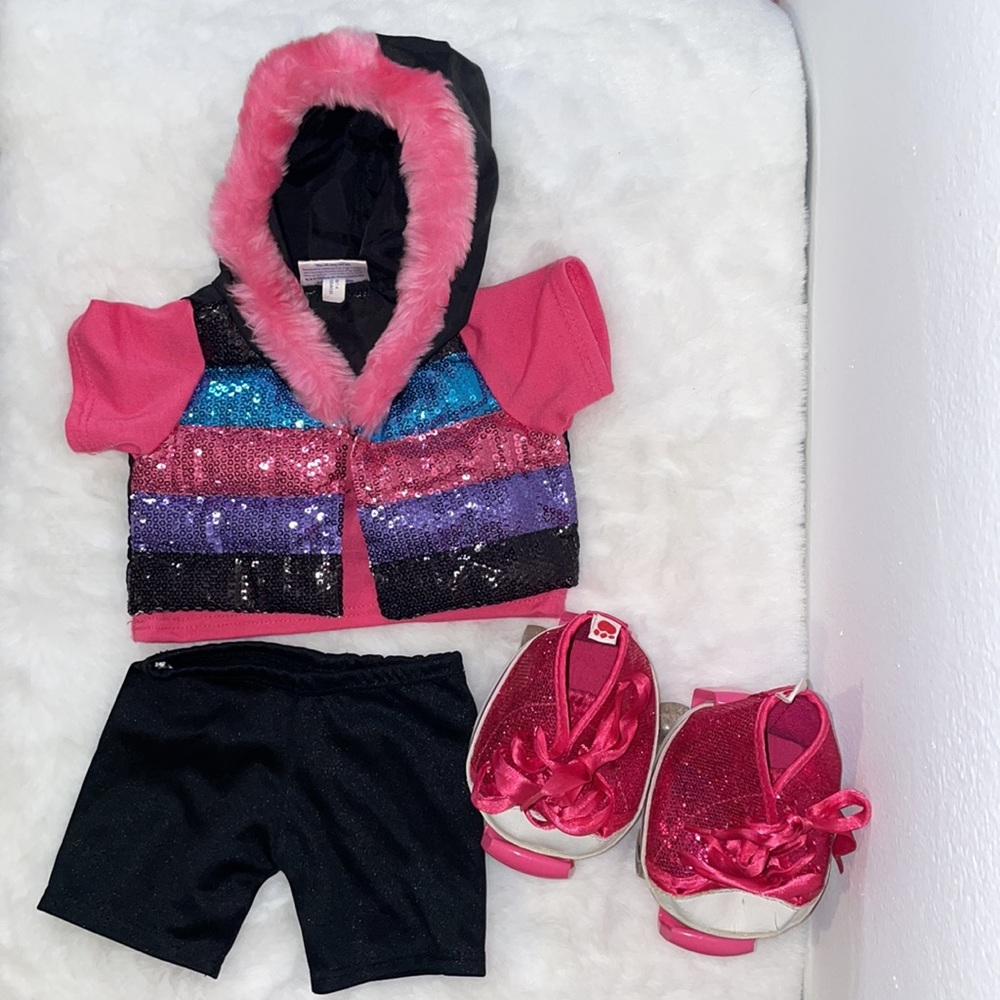 Buil-A-Bear Outfit with shoes and skates. Includes top, short, sneakers, skates